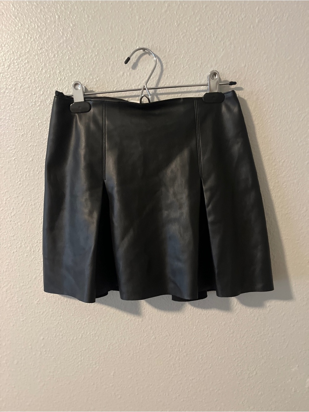 Abercrombie Fitch vegan Leather Skirt - Women XS built in short lined
